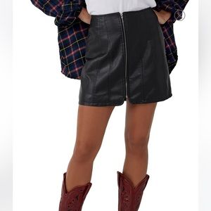 Free People Layla Faux Leather Black Miniskirt Front Zipper 12